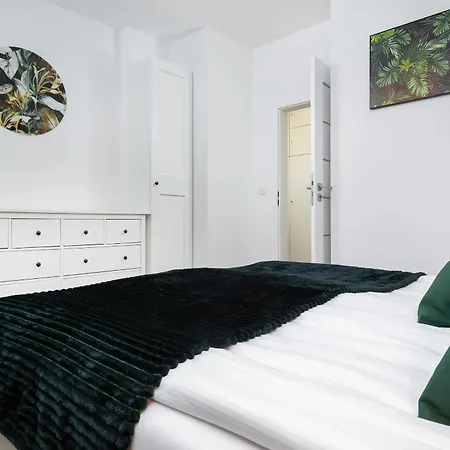 Lux Unique Rzeczypospolitej Apartment With Parking By Renters Prestige Warsaw Exterior photo